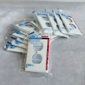 Set of 13 Leviton ProGrade Unbreakable Duplex Outlet Wallplates White